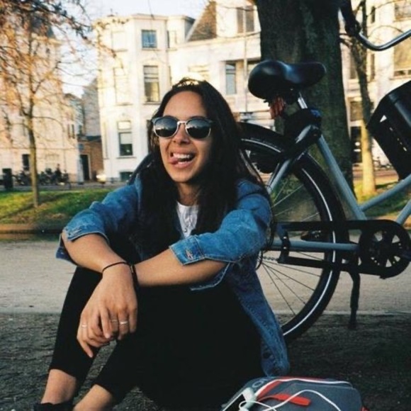 Meet your Posher, Jackie - Picture 1 of 1